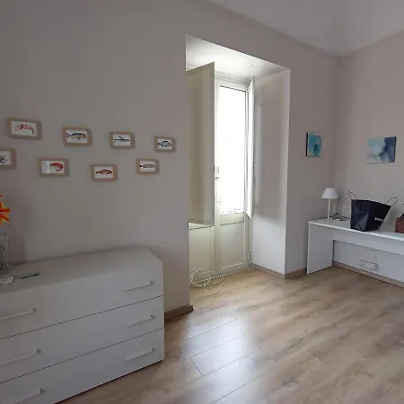 Seaview House Apartment